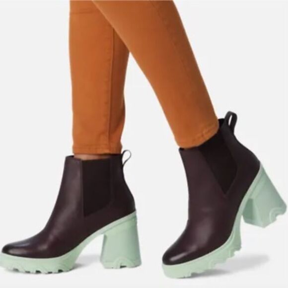 Sorel Brex NWT Brown Leather/Mint Green Block Heel Chelsea Booties Sz 9.5 - Picture 1 of 7